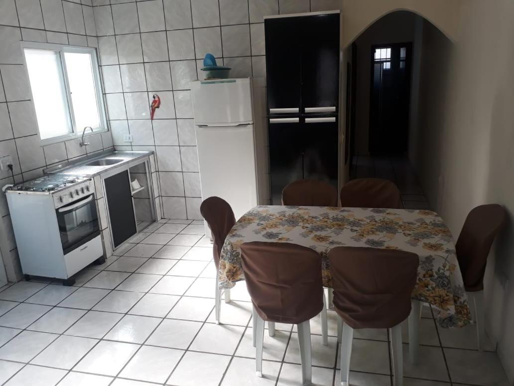 Casa Condominio 250M Praia Maranduba Wifi Churrasqueira أوباتوبا المظهر الخارجي الصورة